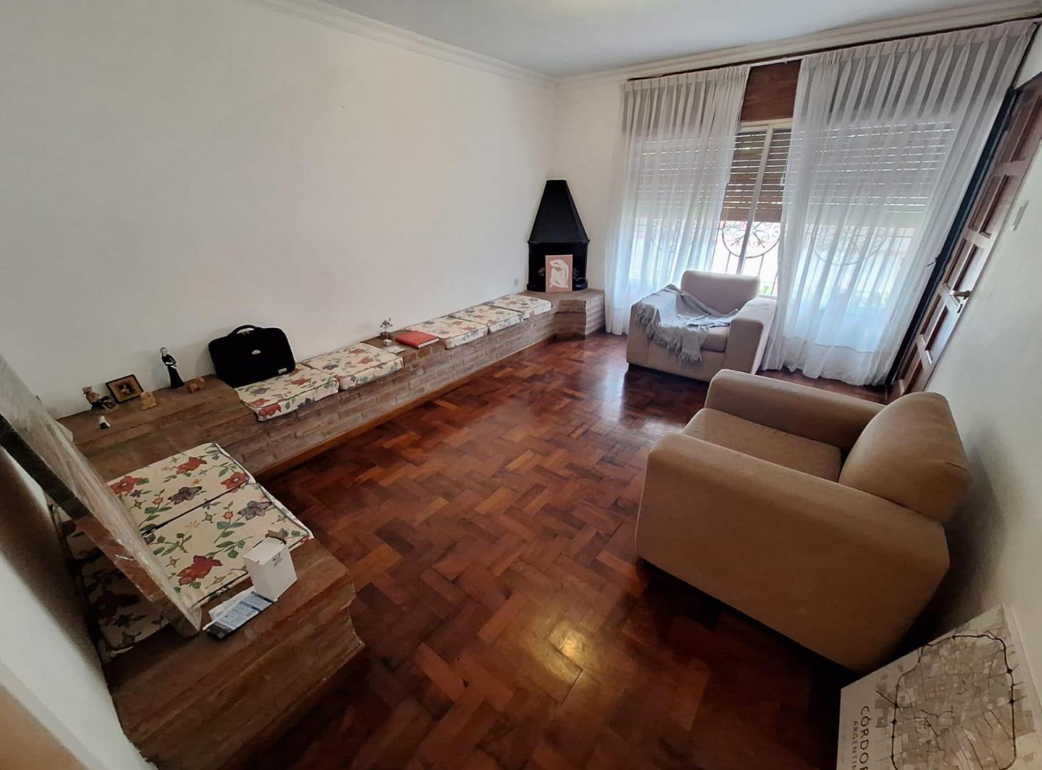 Foto de Casa 4 dormitorios - Cochera - Ricardo Wagner al 3000 - Barrio Juan, imagen 5