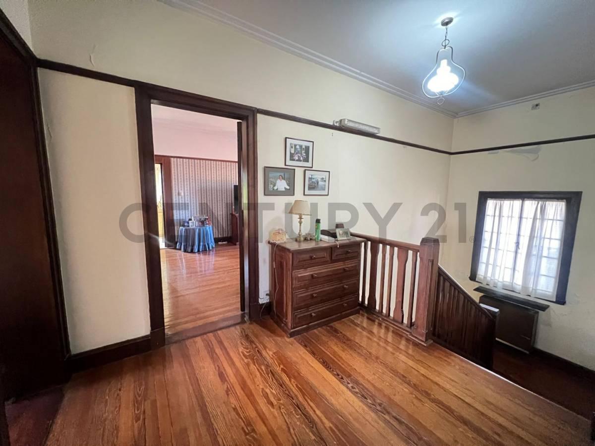 Venta Casa 6 Ambientes con Piscina en Hurlingham 3