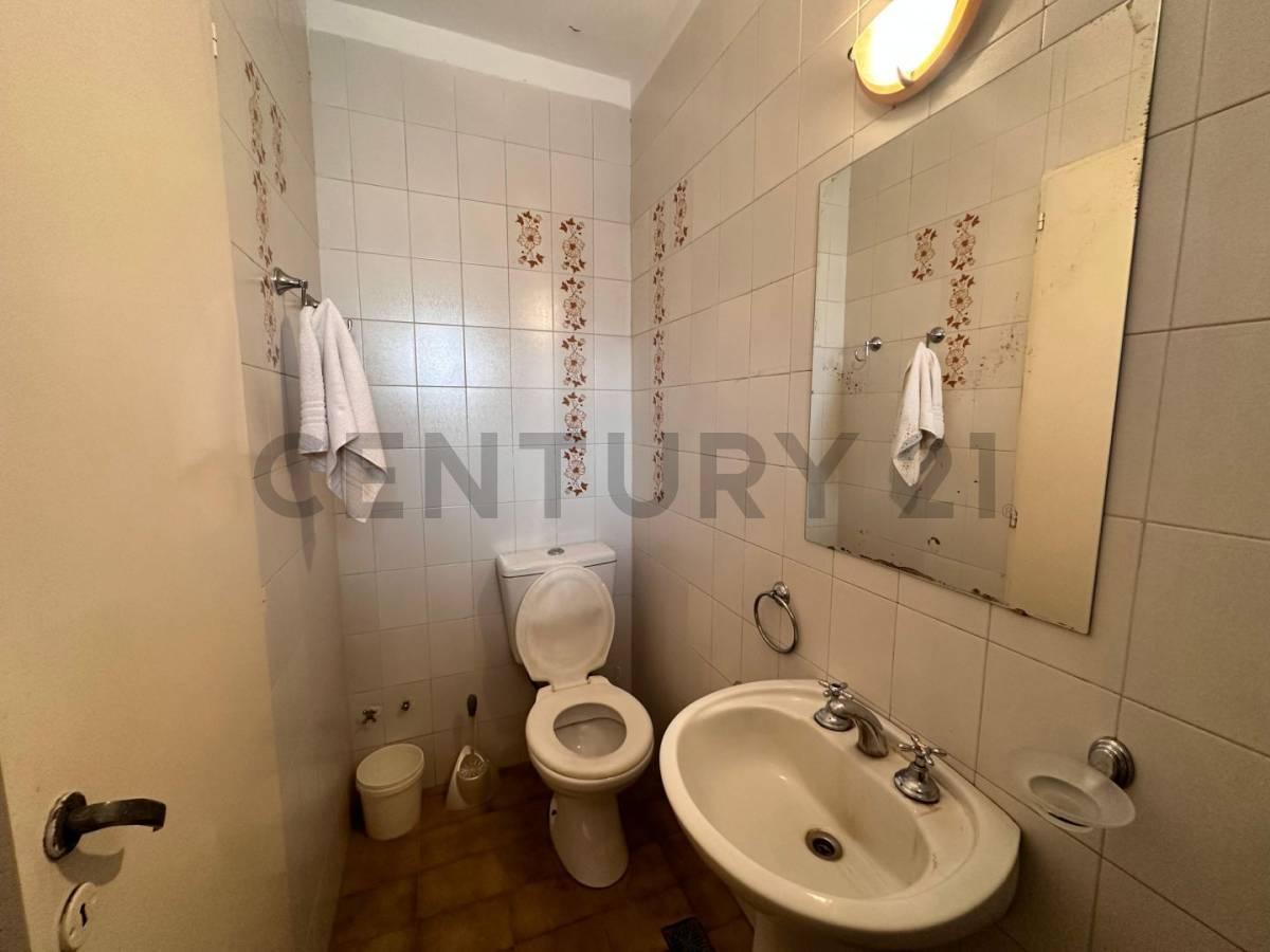 Venta Casa 5 Ambientes con Patio, Terraza y Cochera en Flores 5