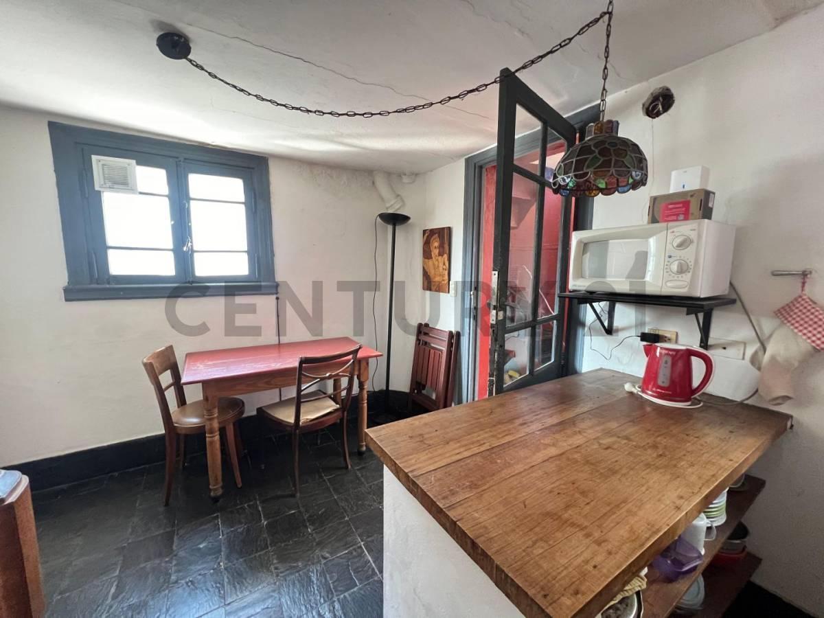 Venta Departamento Piso 6 Ambientes en Balvanera 4