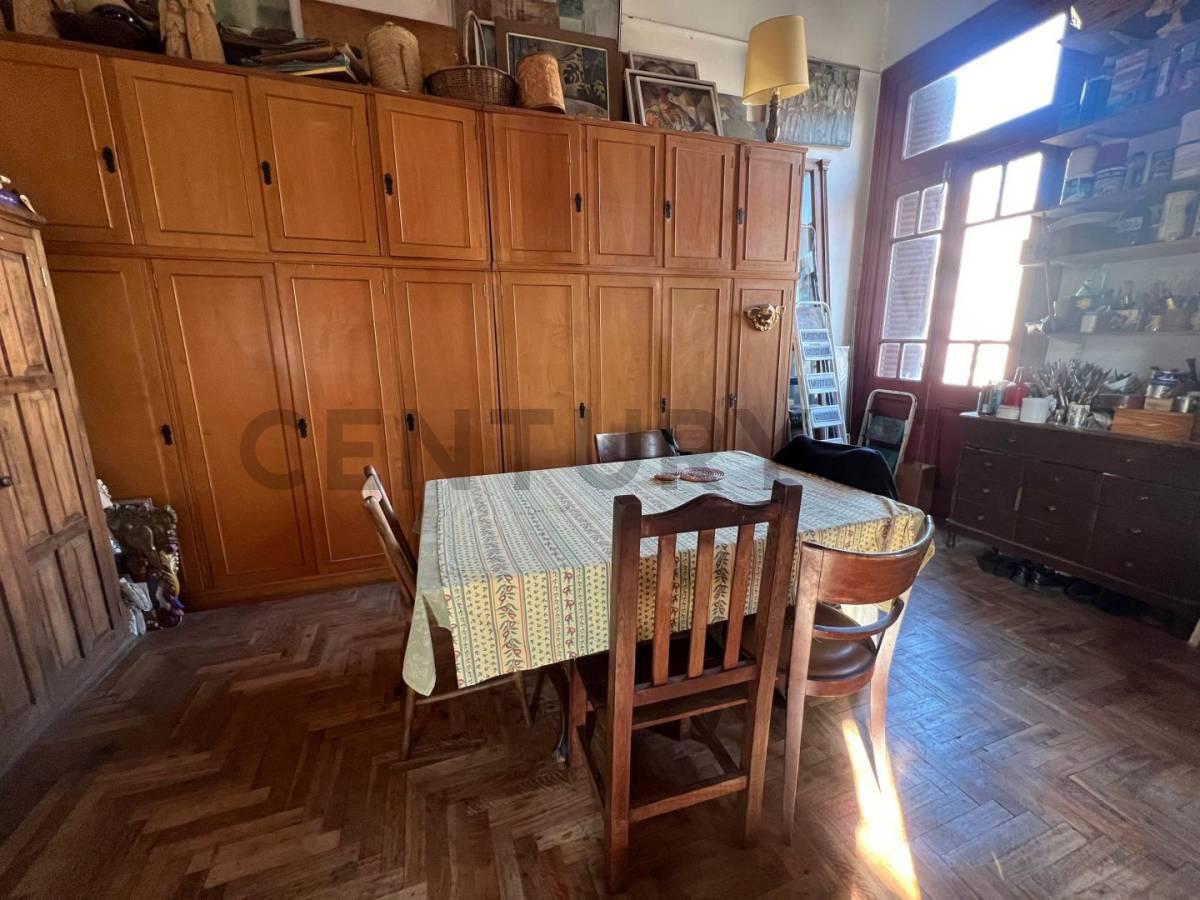 Venta Departamento Piso 6 Ambientes en Balvanera 3
