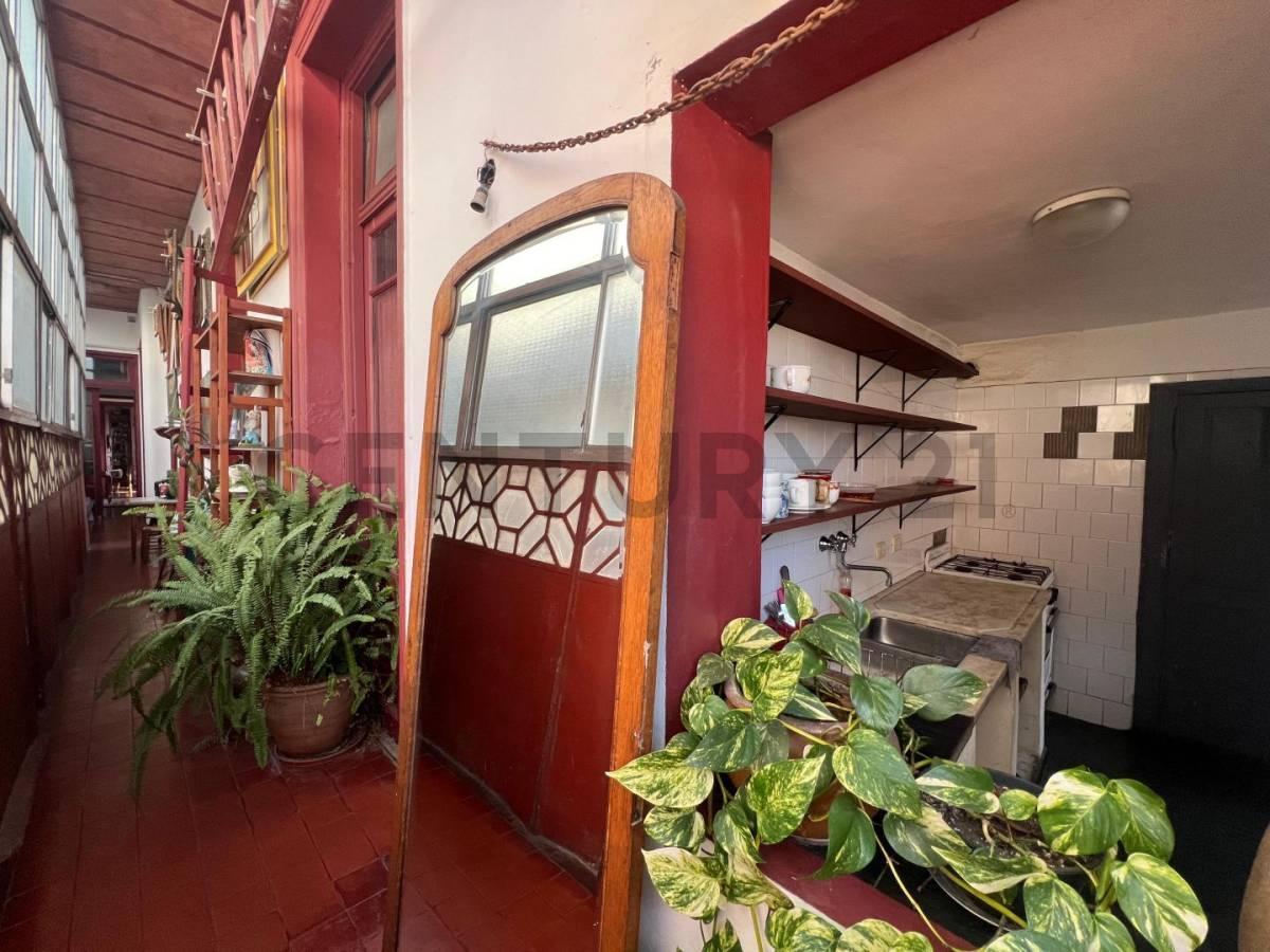 Venta Departamento Piso 6 Ambientes en Balvanera 1