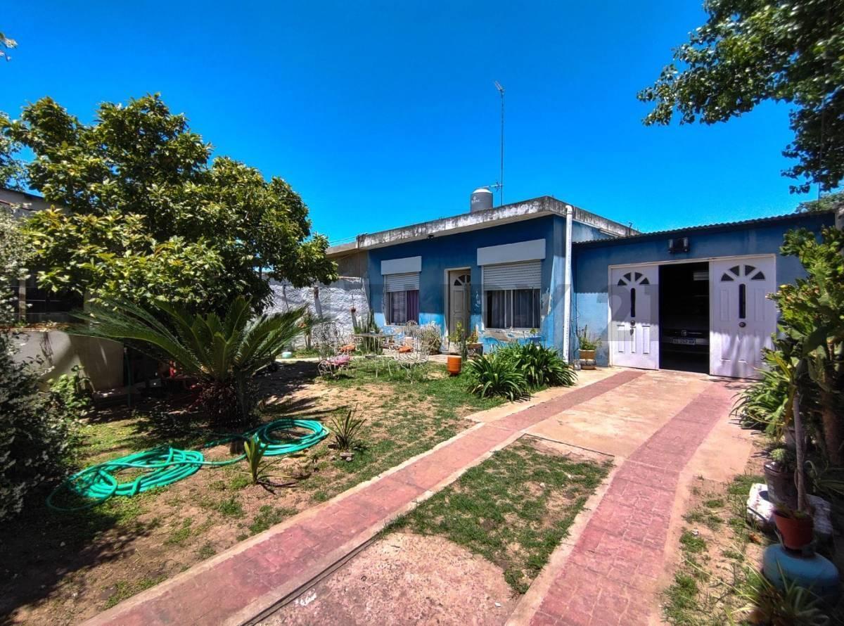 Venta Casa en Bloque 6 Ambientes - Merlo 4