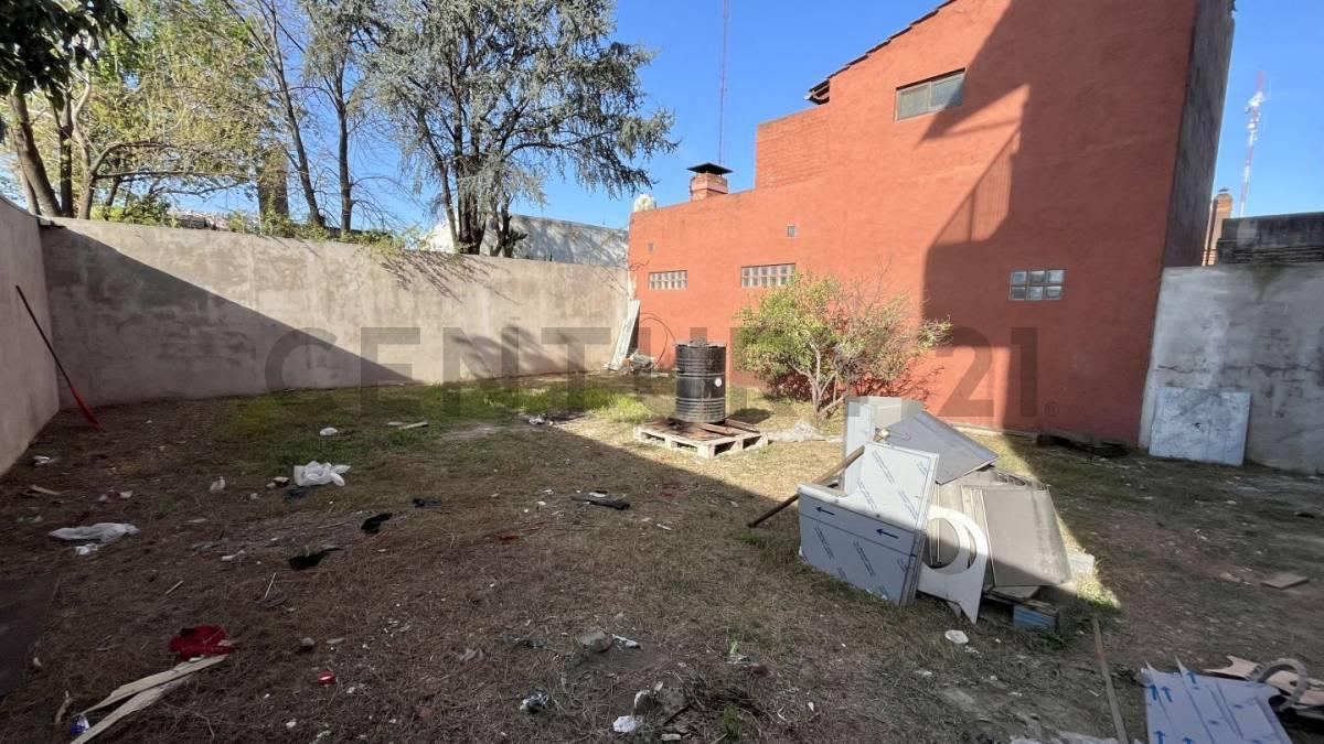 Venta Galpon, Entrepiso y Patio // Muñiz 3