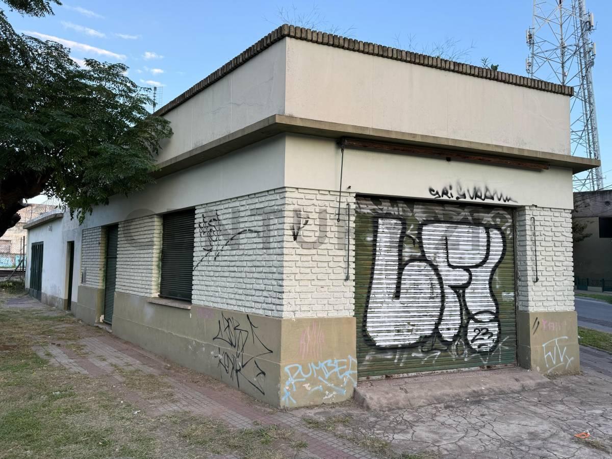 Venta Casa a Reciclar con Local Hurlingham 3