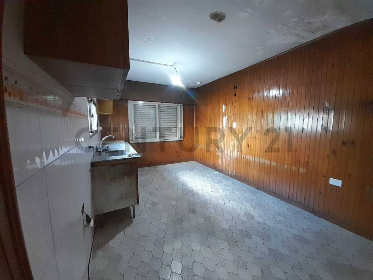 VENTA CASA 4 AMB + GALPON + LOCAL