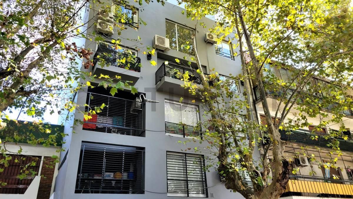 Venta Departamento Duplex 2 Ambientes + Escritorio, con Terraza y Balcon. Parque Cha 4