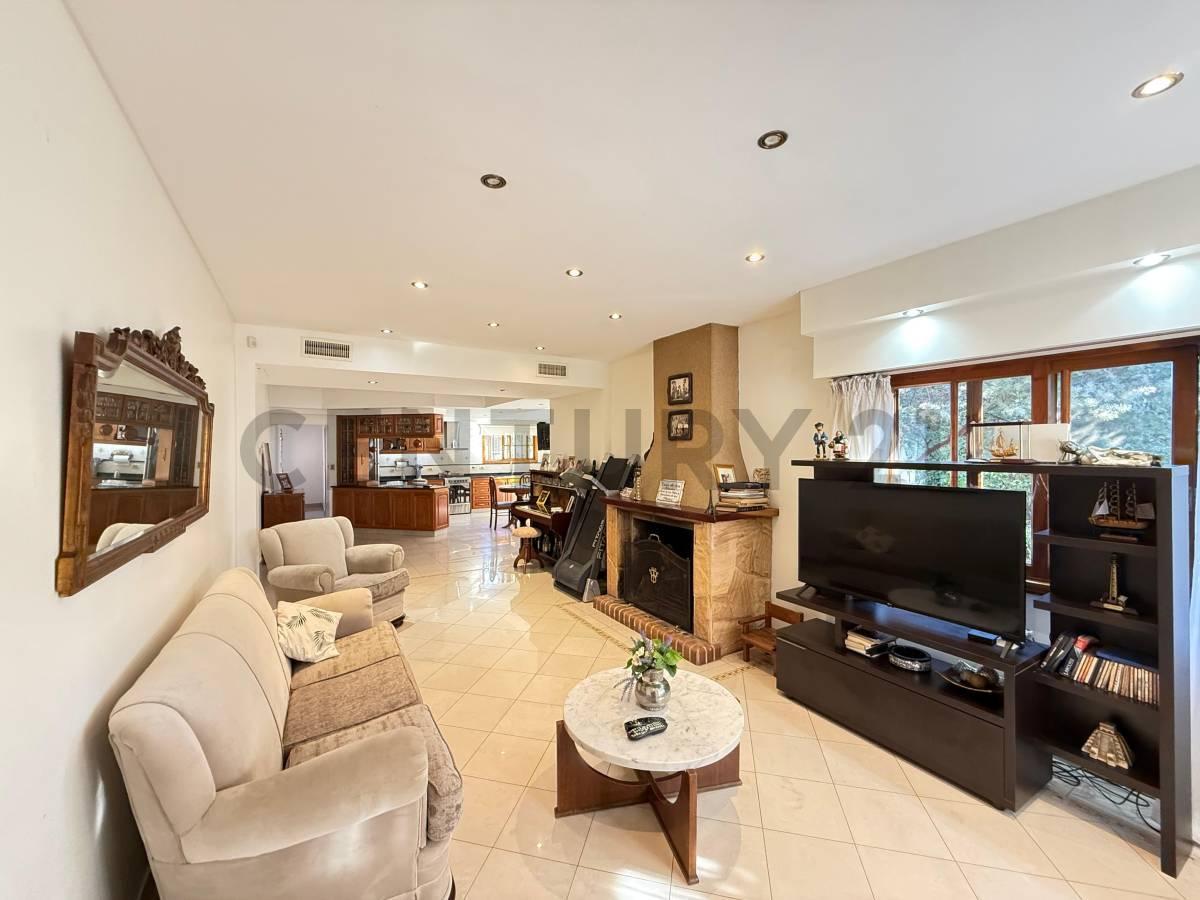 Venta Casa 6 Ambientes con Piscina Hurlingham Permuta 5