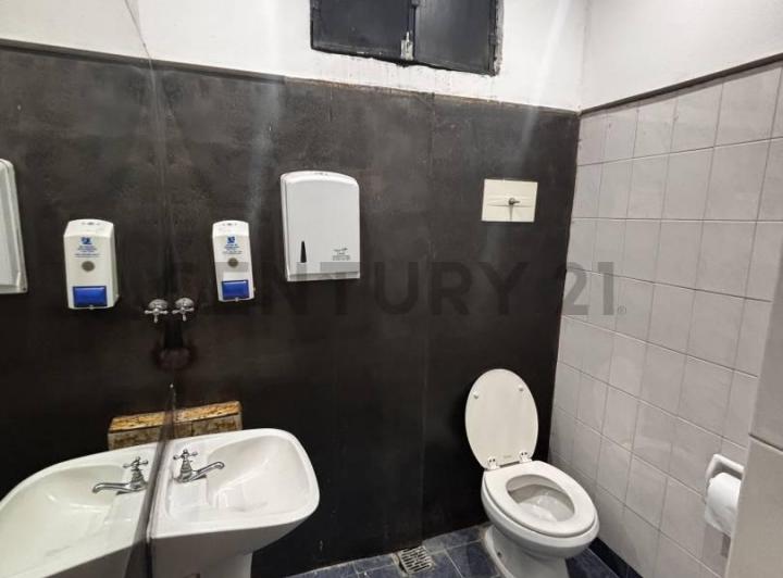 Foto de Alquiler Oficina Abierta 170 m² – Galería Güemes – Excelente estado y, imagen 1