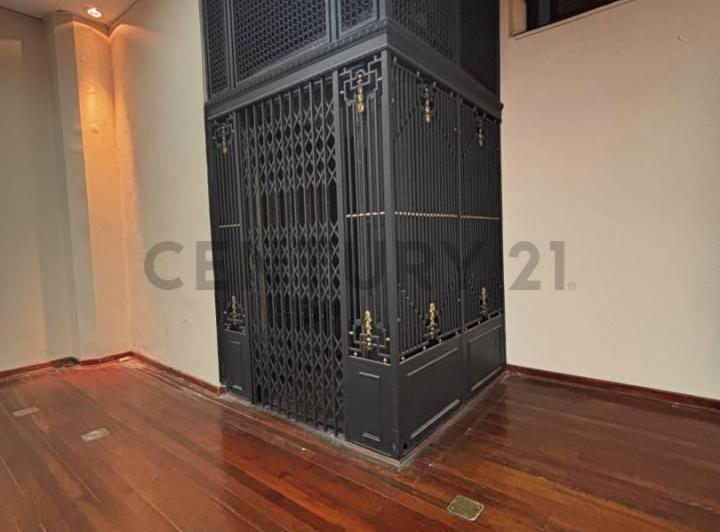 Foto de Alquiler Oficina Abierta 170 m² – Galería Güemes – Excelente estado y, imagen 2