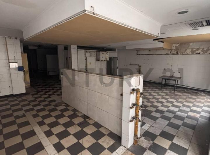 Foto de Alquiler Oficina 687 m² – Edificio Histórico en Galería Güemes, Vista a, imagen 1