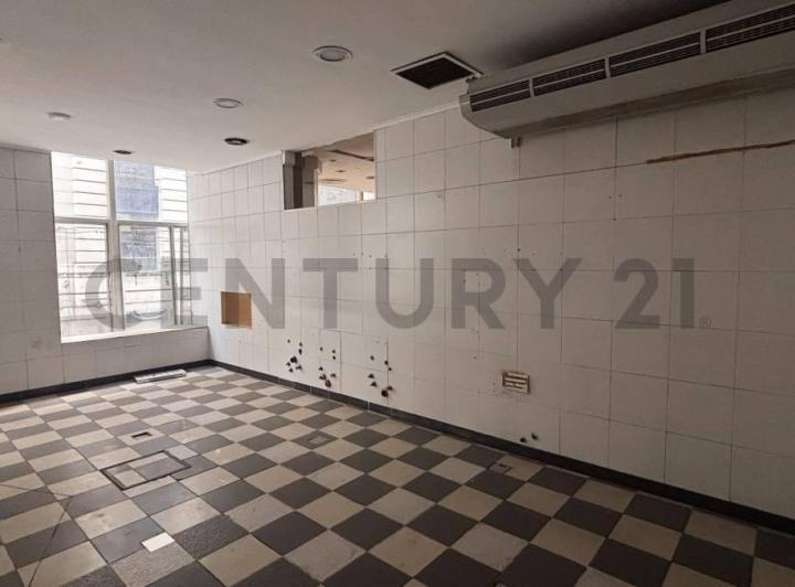 Foto de Alquiler Oficina 687 m² – Edificio Histórico en Galería Güemes, Vista a, imagen 2