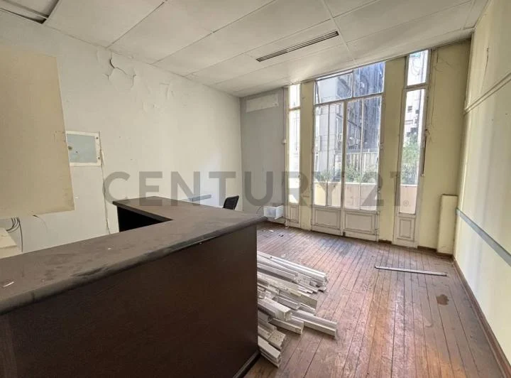 Foto de Alquiler Oficina 270 m² – Galería Güemes – Vista a Calle Florida, imagen 3