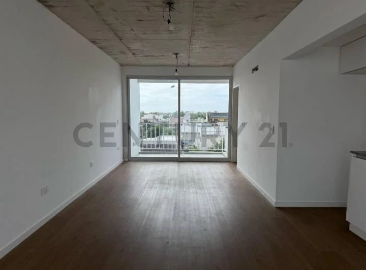 Monoambiente con balcon, terraza y parrilla en alquiler 1
