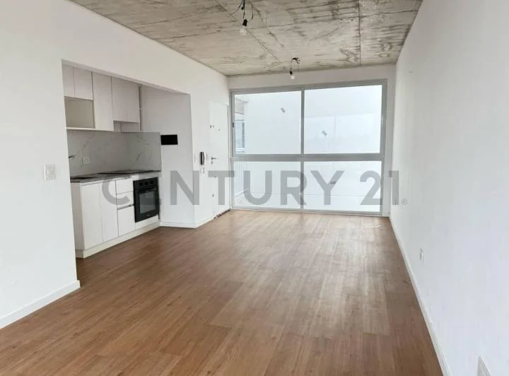 Monoambiente con balcon, terraza y parrilla en alquiler 2