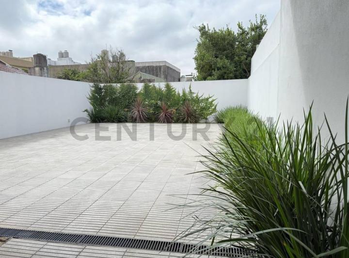 Monoambiente con balcon, terraza y parrilla en alquiler 5