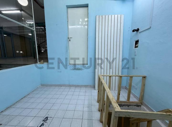 Local en Alquiler – Galería 5ta Avenida – Exclusivo para Indumentaria 3