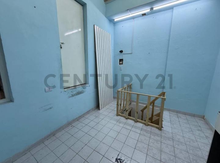 Local en Alquiler – Galería 5ta Avenida – Exclusivo para Indumentaria 4