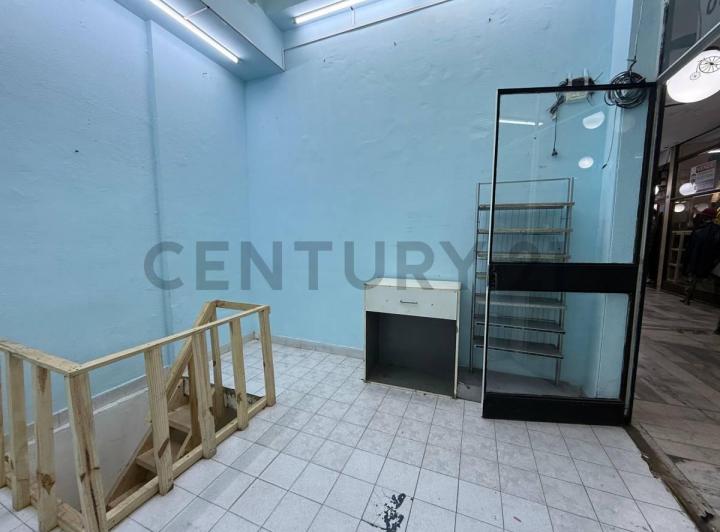 Local en Alquiler – Galería 5ta Avenida – Exclusivo para Indumentaria 1