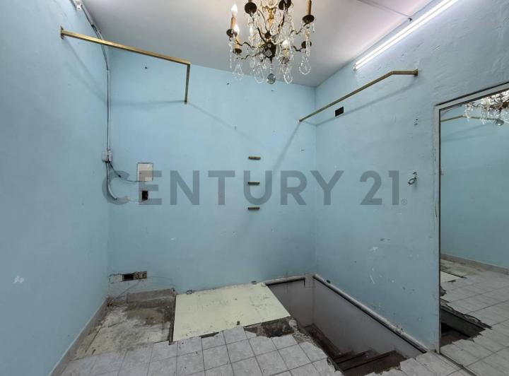 Local en Alquiler – Galería 5ta Avenida – Exclusivo para Indumentaria 2