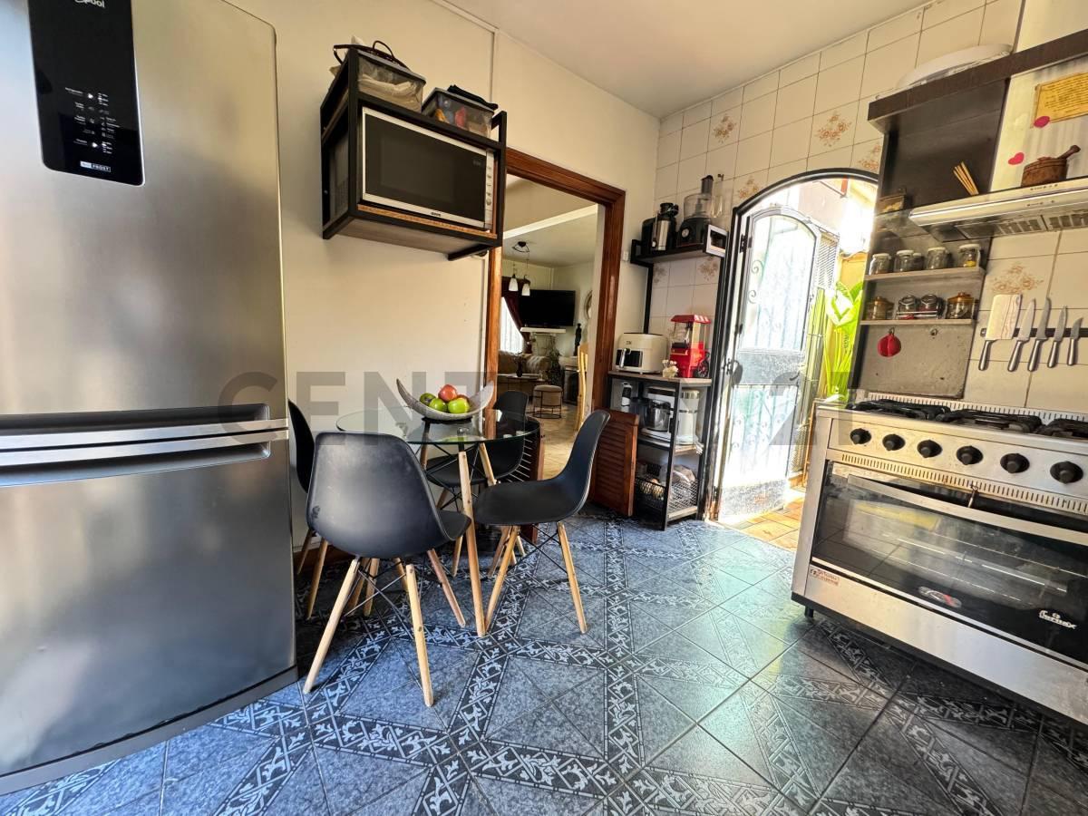 Foto de VENTA DE DUPLEX 4 AMB CON COCHERA EN MORON, imagen 2