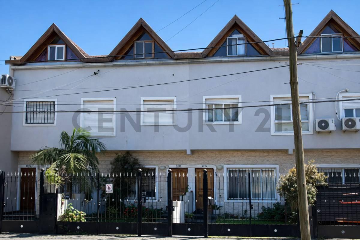 Impecable Triplex 5 Ambientes con Playroom y Cochera en Ubicación Estratégica – Florida Oeste