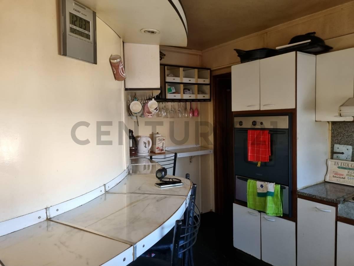 Foto de VENTA DEPARTAMENTO 4 AMBIENTES CON TERRAZA EXCLUSIVA – SAN CRISTÓBAL, imagen 2