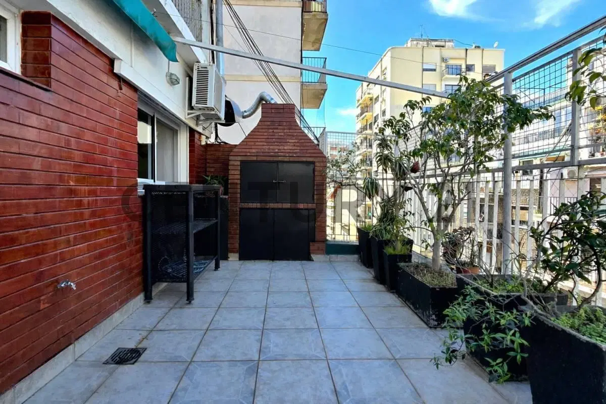 DEPARTAMENTO 4 AMBIENTES + DEPENDENCIA Y DOS COCHERAS EN PALERMO/RECOLETA 2