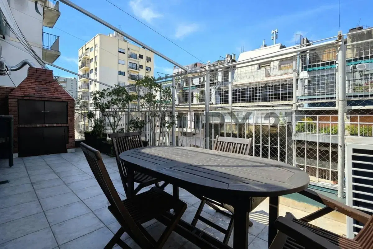 DEPARTAMENTO 4 AMBIENTES + DEPENDENCIA Y DOS COCHERAS EN PALERMO/RECOLETA 4