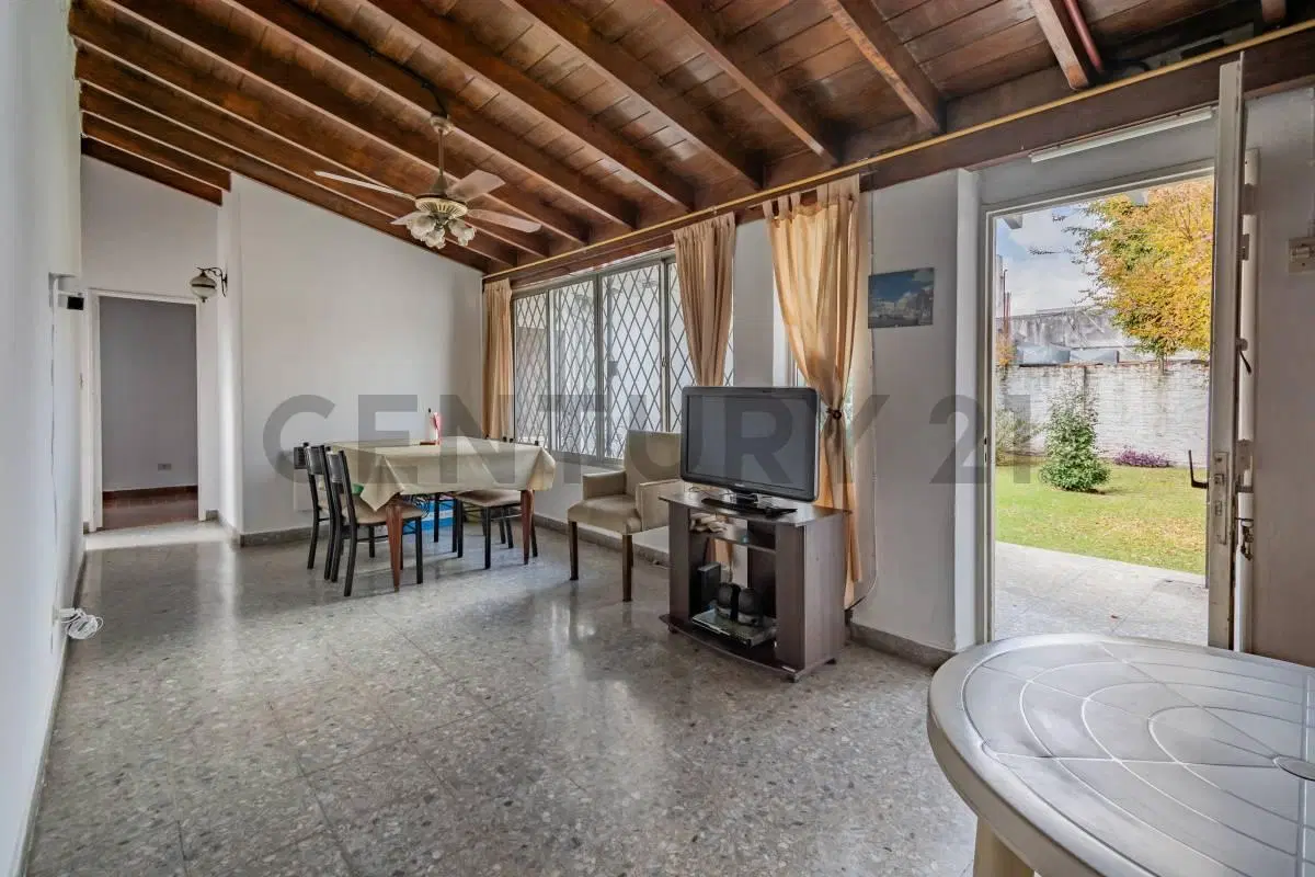 VENTA CASA 4 AMBIENTES CON COCHERA, PATIO, JARDÍN Y BAULERA – VILLA ADELINA | VICENTE LÓPEZ 4