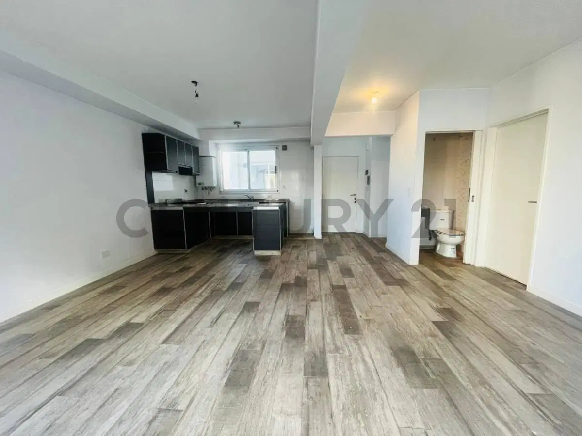 Semipiso 2 Ambientes con Cochera y Balcón al Frente – Apto Crédito 8