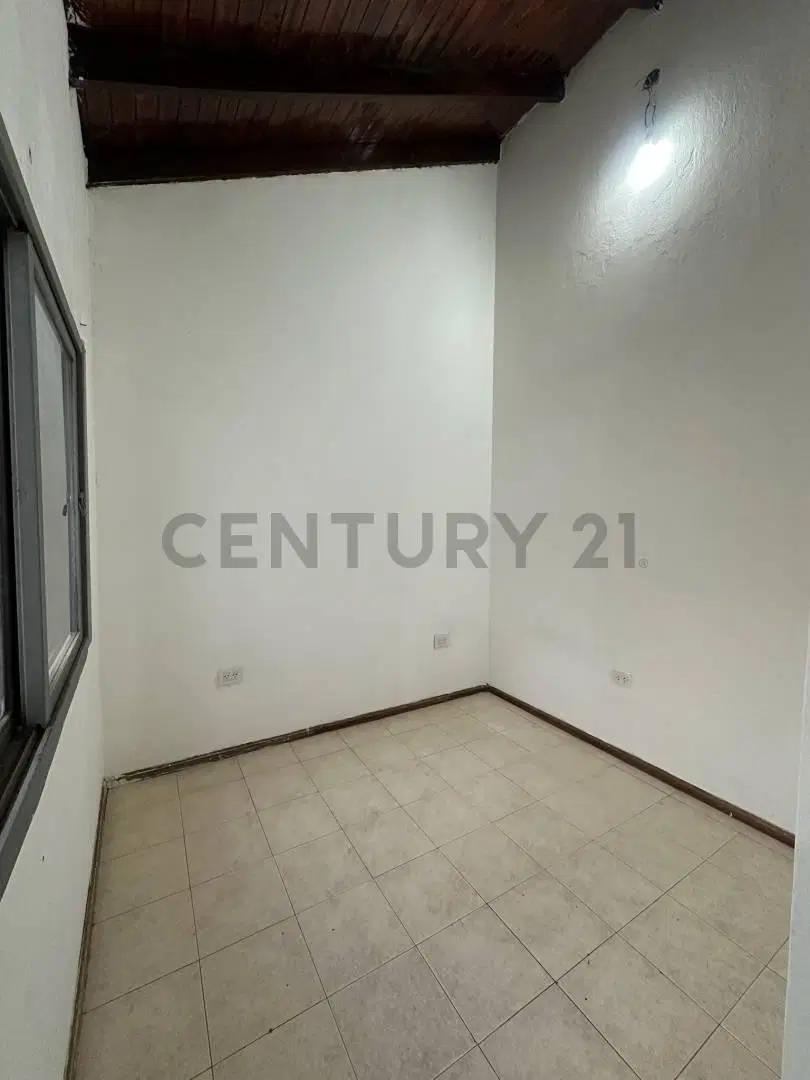 EN VENTA PH 3 ambientes con patio en Monte Chingolo 3