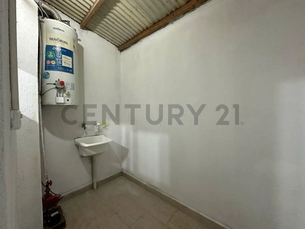 EN VENTA PH 3 ambientes con patio en Monte Chingolo 4