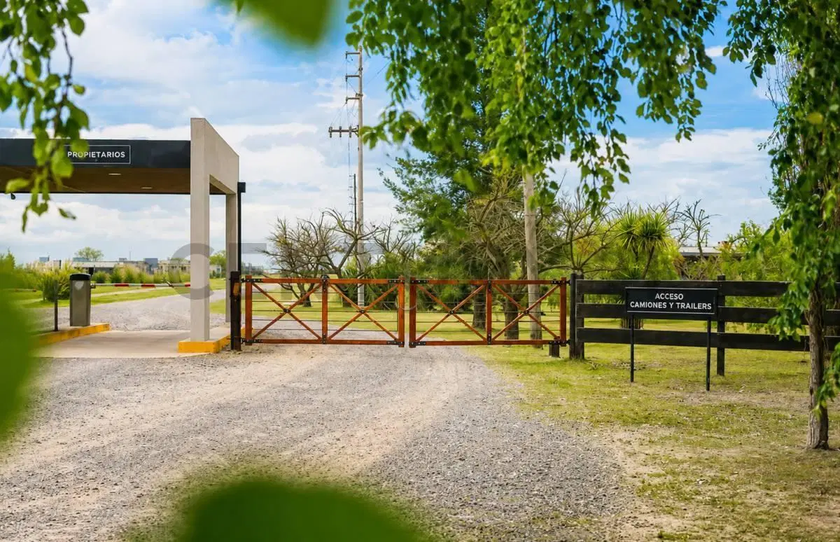 Exclusiva Casa de Campo en Venta en Chacras de La Trinidad | Cañuelas | Construcción de primer nivel 2
