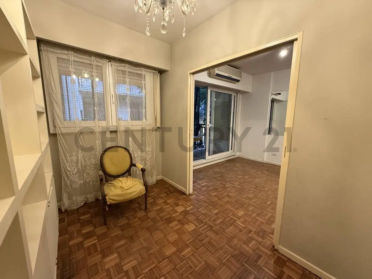 EN VENTA Departamento 3 ambientes con balcon corrido en Recoleta 3