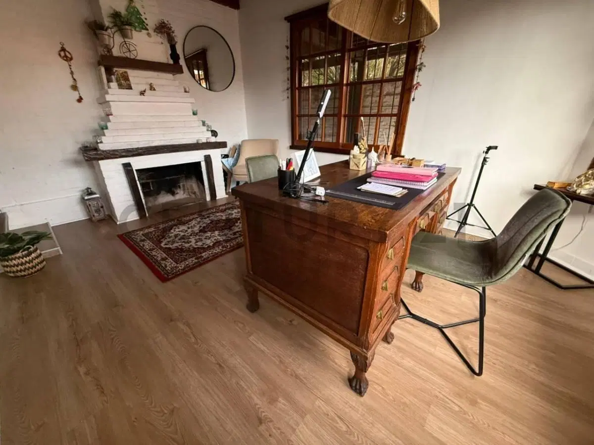 Venta casa Bella Vista 4 amb Apto Credito distribuida en una planta 3