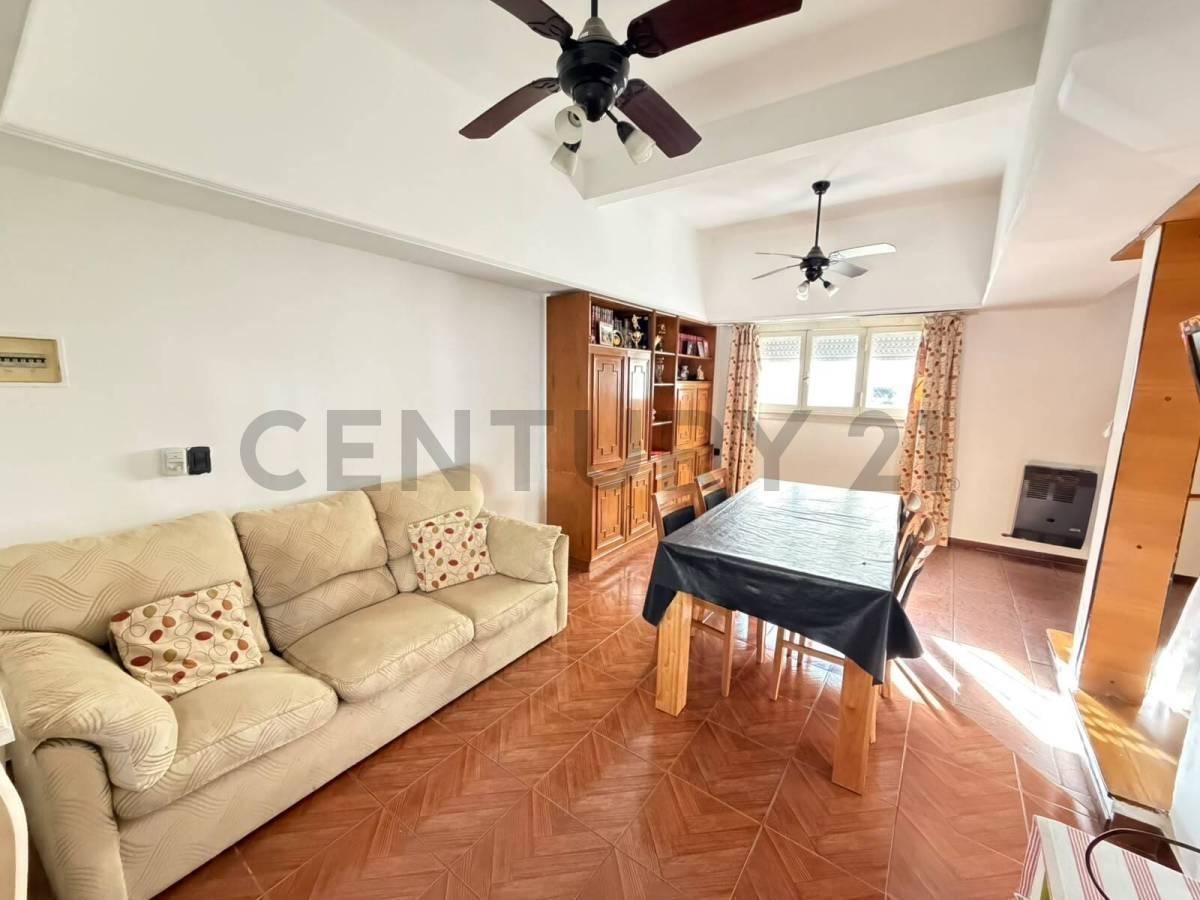 Foto de VENTA PH 3 AMBIENTES CON BALCON, TERRAZA Y QUINCHO - VILLA SANTA RITA, imagen 3