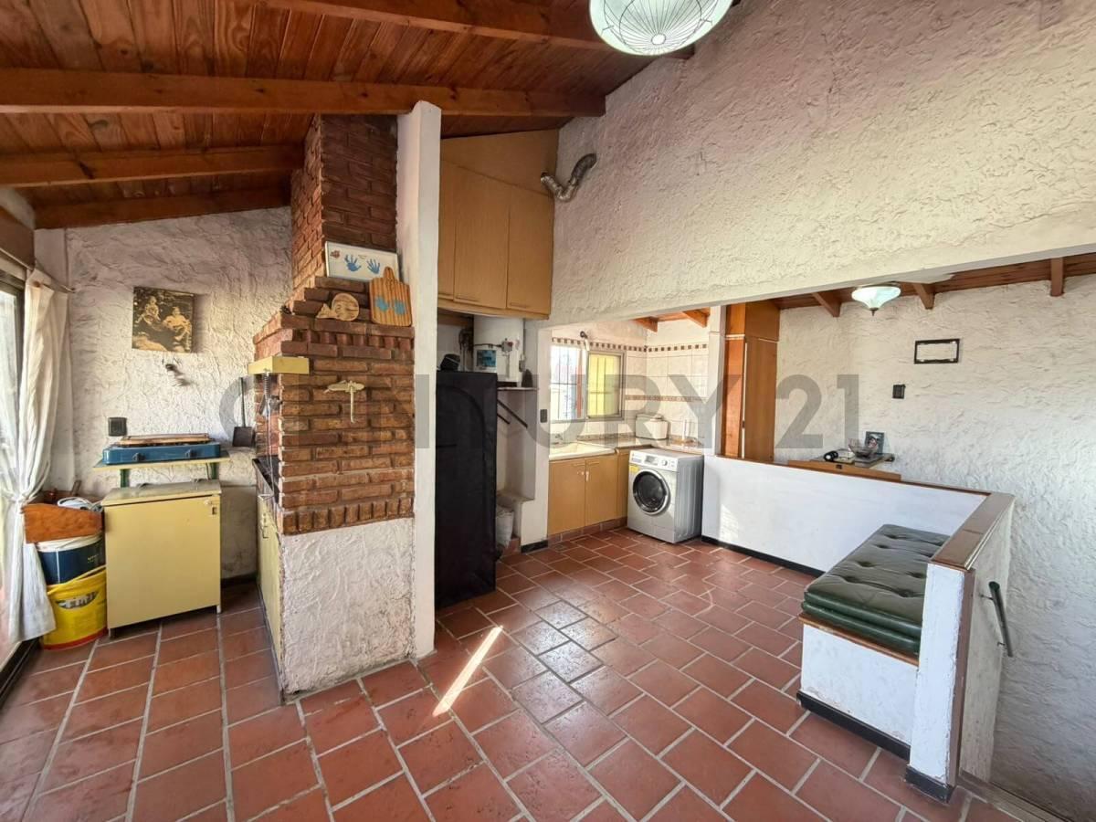 Foto de VENTA PH 3 AMBIENTES CON BALCON, TERRAZA Y QUINCHO - VILLA SANTA RITA, imagen 2