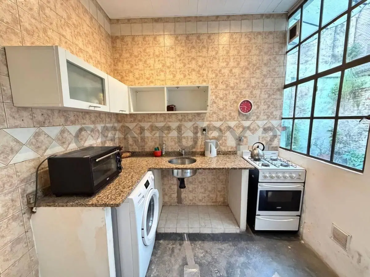 VENTA PH 3 AMBIENTES CON PATIO EN BARRACAS 3