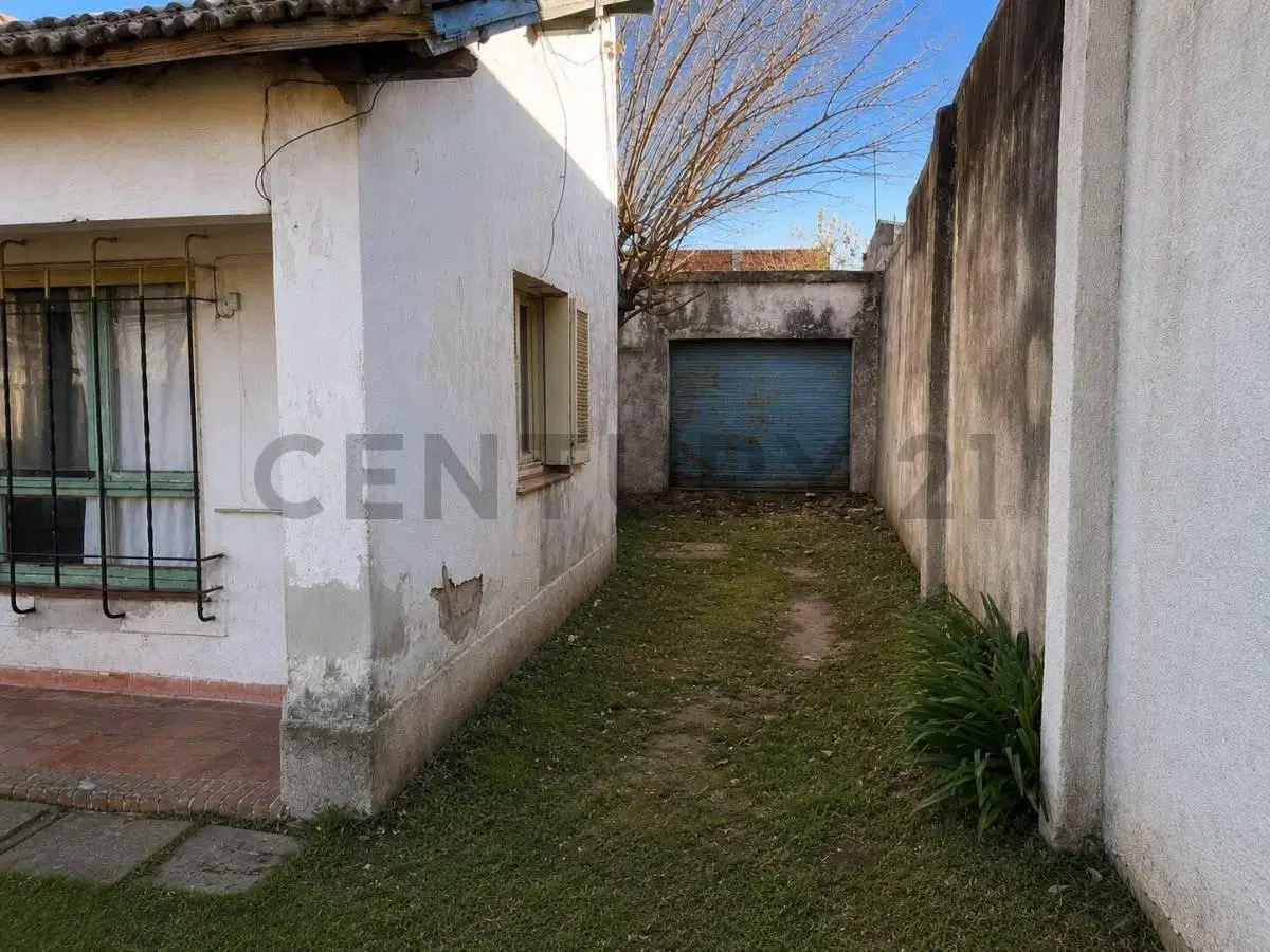 VENTA OPORTUNIDAD DE INVERSION CASA + LOCAL SOBRE LOTE DE 444m2 EXCELENTE UBICACION JOSE C PAZ 3