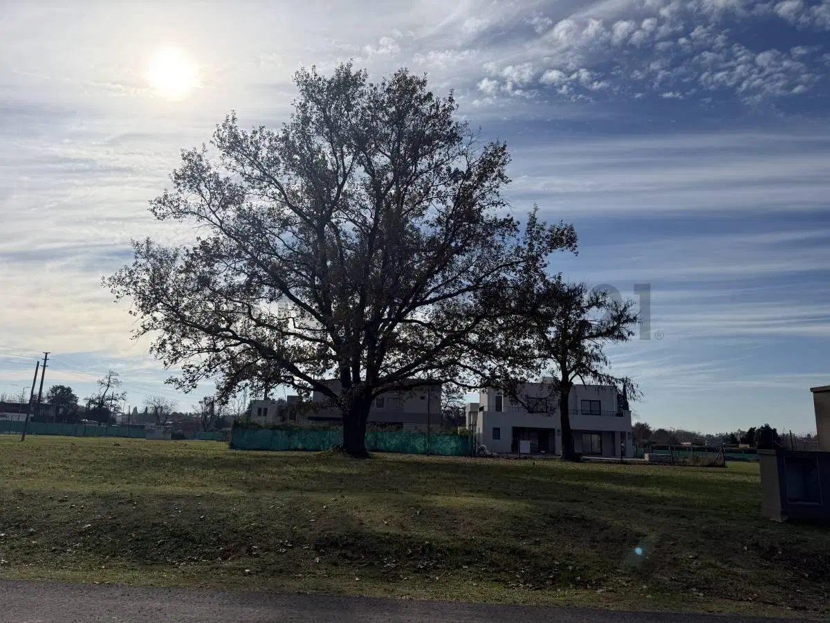 VENTA DE LOTE INTERNO 600M2 BARRIO CERRADO ALTOS DE SAN JOSÉ – SAN MIGUEL 2