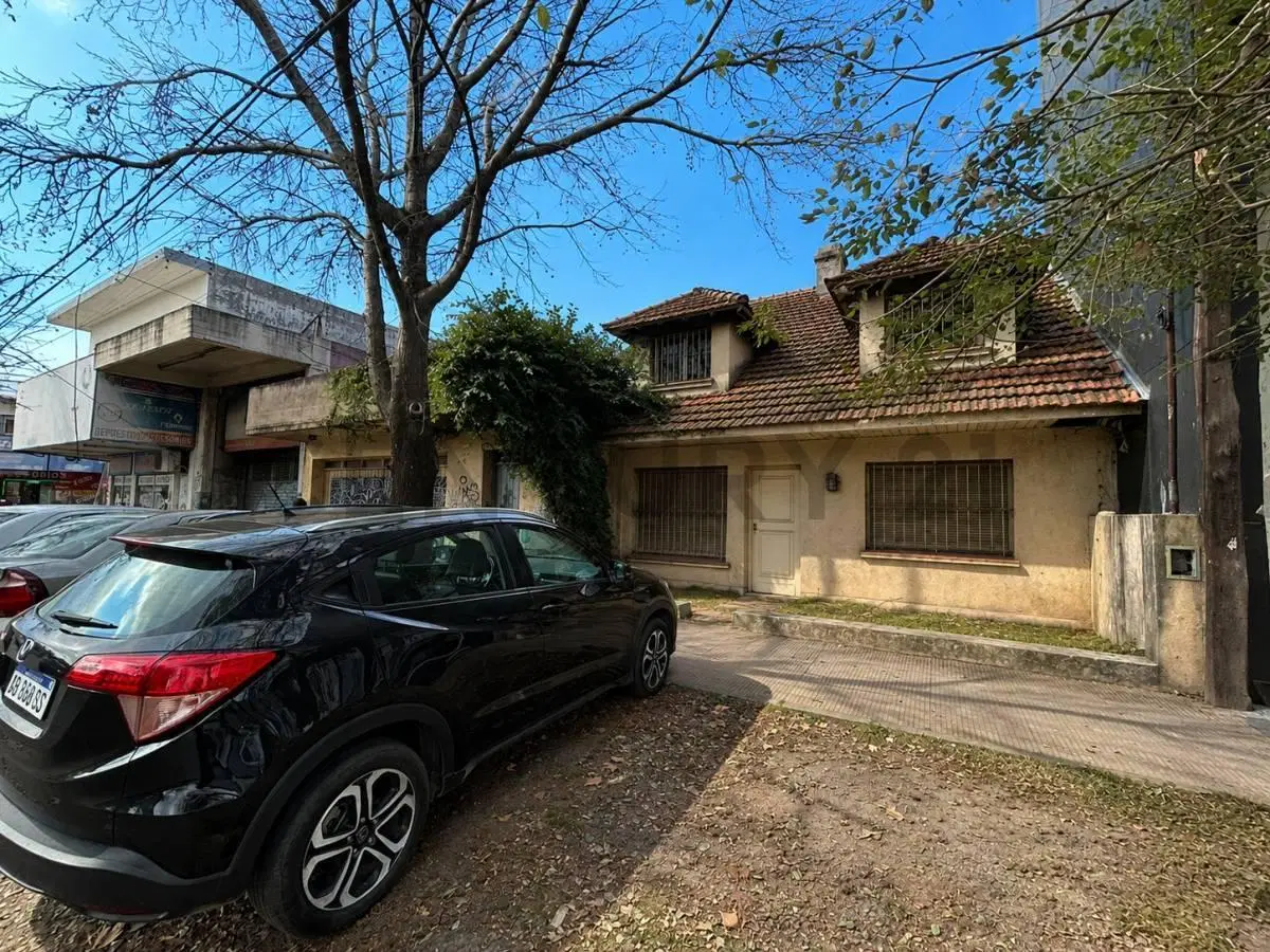 VENTA IMPORTANTE PROPIEDAD LOTE/CASA/LOCALES EN SAN MIGUEL 4