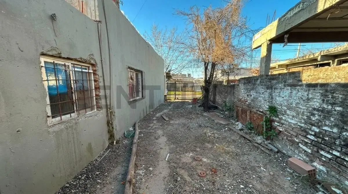 VENTA | CASA 4 AMBIENTES | JOSÉ C. PAZ | OPORTUNIDAD A REFACCIONAR 3