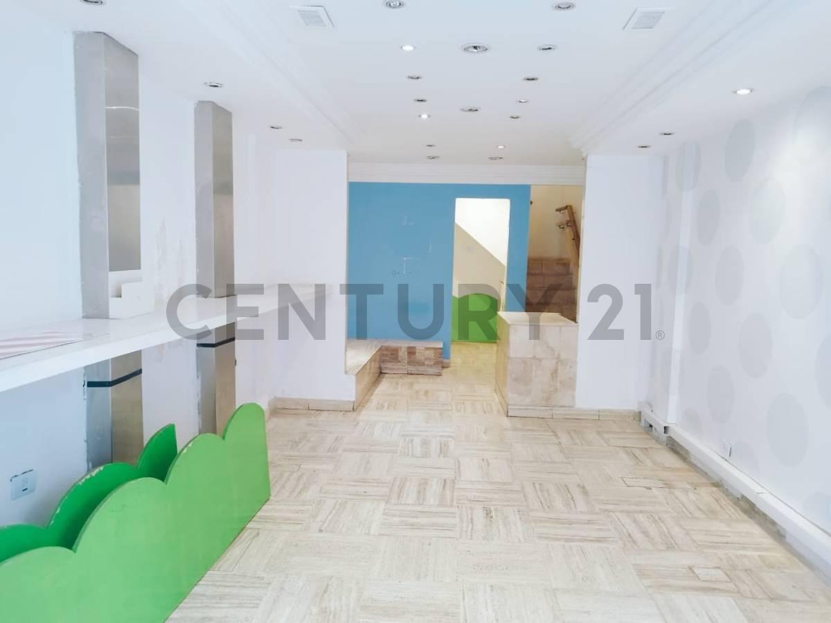 Foto de ALQUILER LOCAL COMERCIAL DE DOS PLANTAS - EN DISTRITO RECOLETA, imagen 3