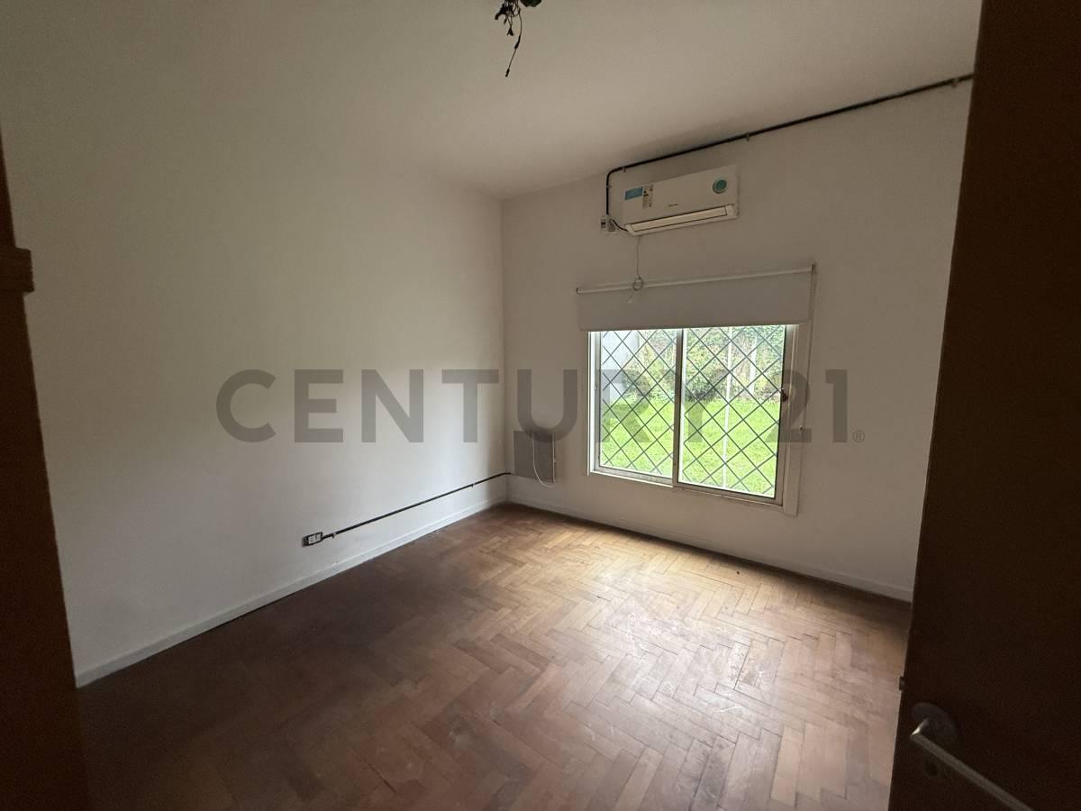 Foto de VENTA DE CASA MODERNA 4 AMBIENTES CON PATIO Y GARAJE -DESOCUPADA-, imagen 2