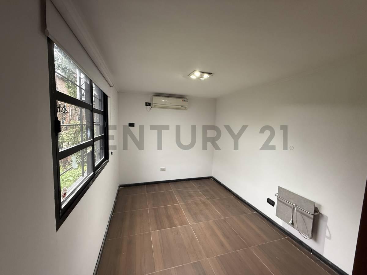 Foto de VENTA DE CASA MODERNA 4 AMBIENTES CON PATIO Y GARAJE -DESOCUPADA-, imagen 4
