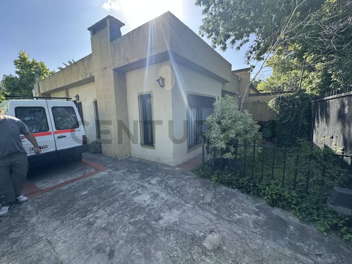 Foto de CASA 4 AMBIENTES + ESCRITORIO CON PILETA Y GRAN TERRAZA – BELLA VISTA, imagen 2
