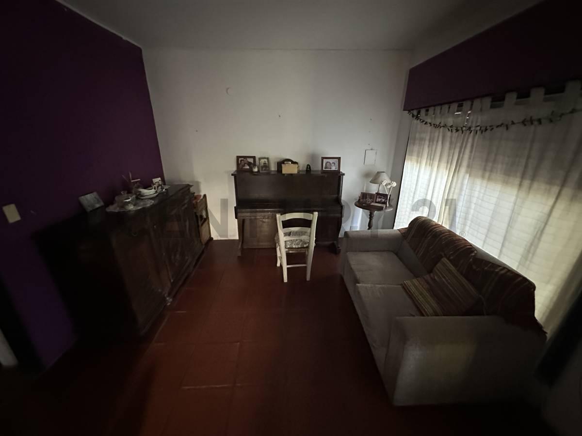 Foto de CASA 4 AMBIENTES + ESCRITORIO CON PILETA Y GRAN TERRAZA – BELLA VISTA, imagen 1