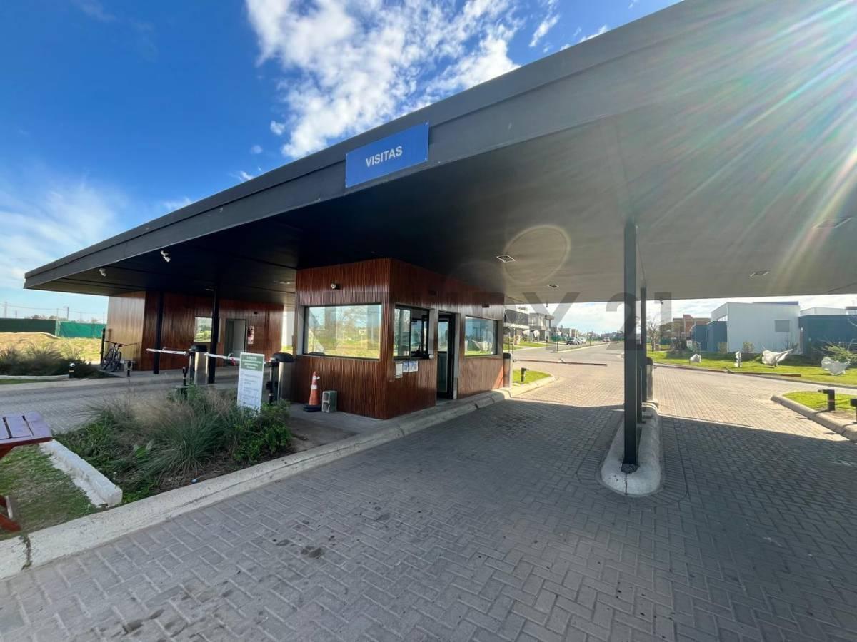 Foto de VENTA ESPECTACULAR LOTE CENTRAL - VILLAGE PLAZA - LOT 124 - EXCELENTE, imagen 2