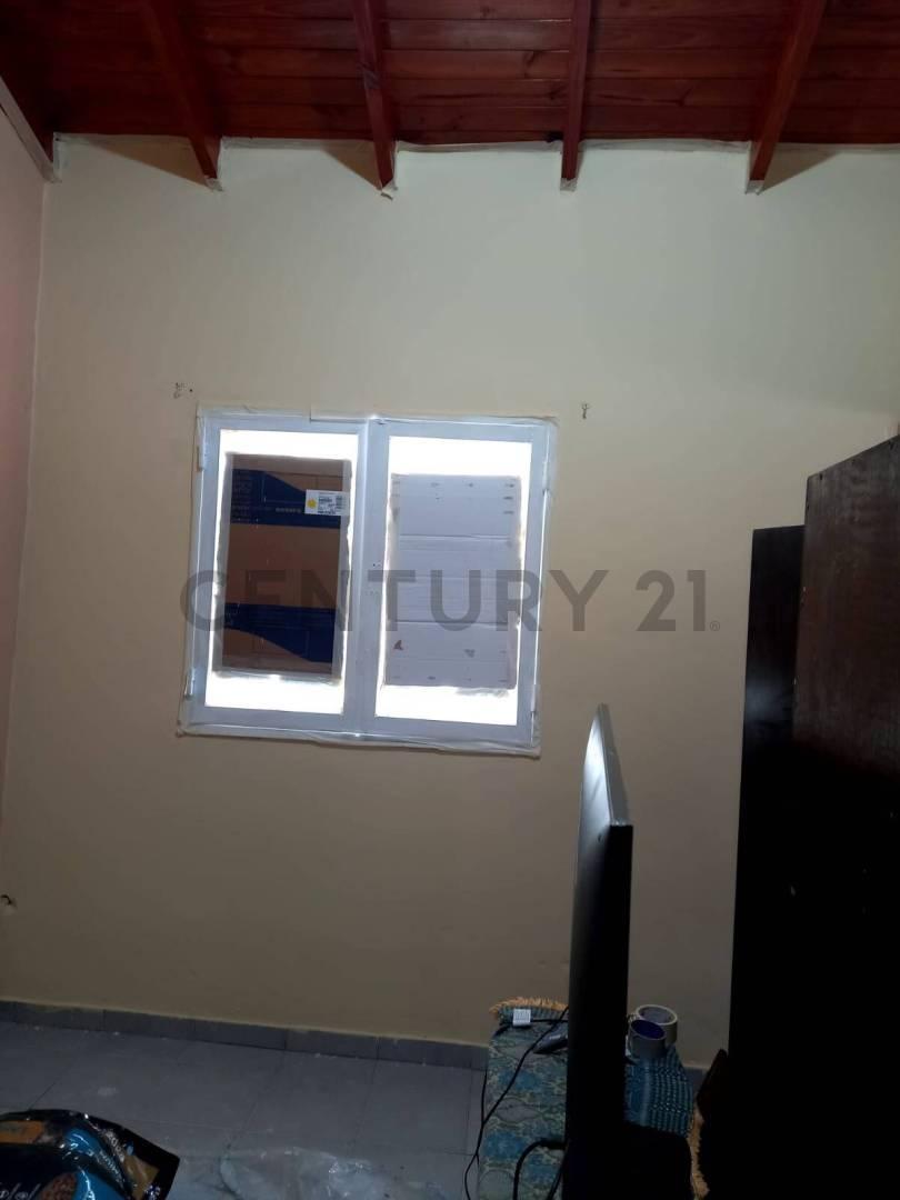 Foto de VENTA CASA 3 AMBIENTES JOSE C PAZ TOMA PERMUTA, imagen 2